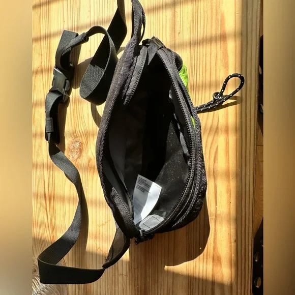 The North Face Bozer Hip Pack III–S, Safety Green/TNF Black, One Size - Picture 5 of 5